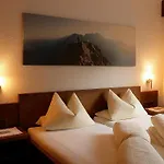 Garni Fiegl Szálloda 3*