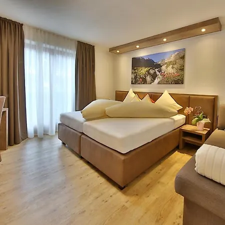 Hotel Garni Fiegl 3*