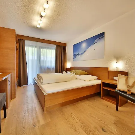 Hotel Garni Fiegl 3*