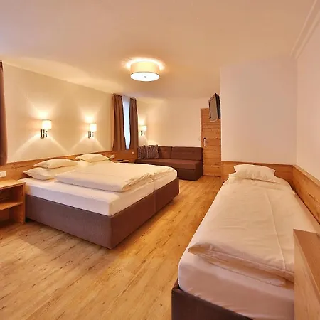 Garni Fiegl 호텔 3*